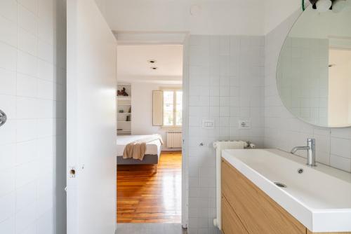 Pantheon Apartment with Terrace