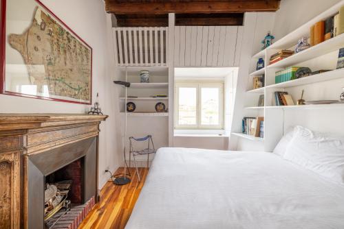 Pantheon Apartment with Terrace