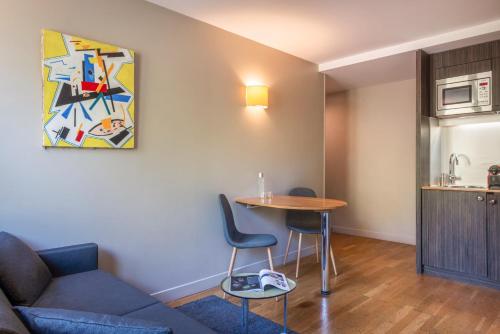 Un lugar para sentarse en Hôtel Helzear Champs-Elysées