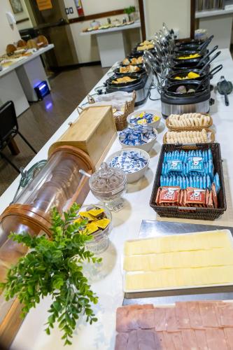 ホテルの敷地内または近くでの食事または食べ物