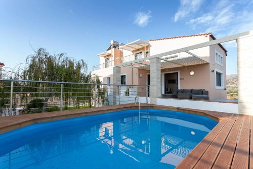 Bazén v ubytovaní Marinas Villas alebo v jeho blízkosti