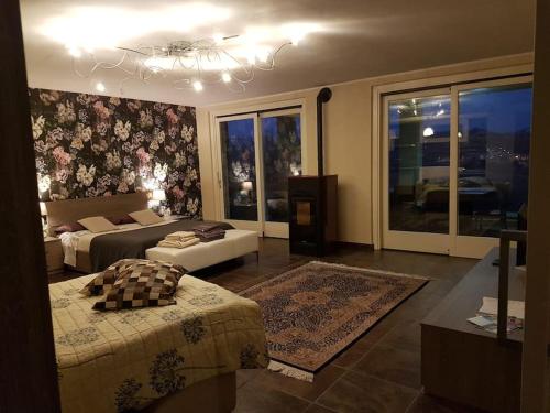 Χώρος καθιστικού στο Villa Tiziana Relax and Pool