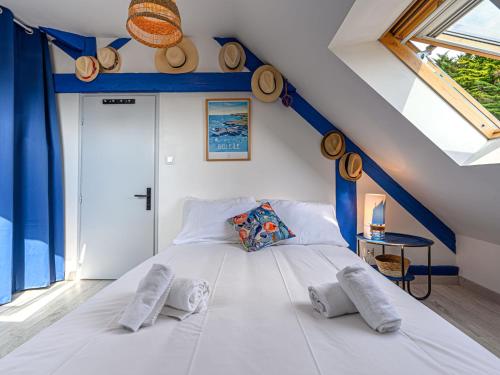 Ένα ή περισσότερα κρεβάτια σε δωμάτιο στο Apartment Chal Ha Dichal by Interhome