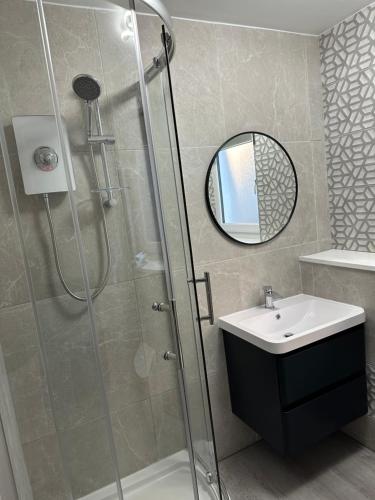Cozy 2 bedrooms with private parking space and garden photo 16