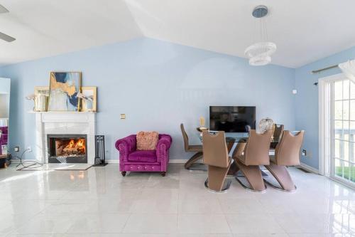 Gallery image of Amazing, cozy & warm family homeWarm and cozy home in Lithonia