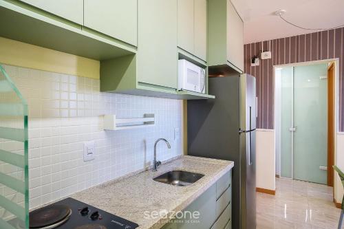 Kuchyň nebo kuchyňský kout v ubytování SOA - Condomínio a 300m da Praia dos Artistas em Salvador