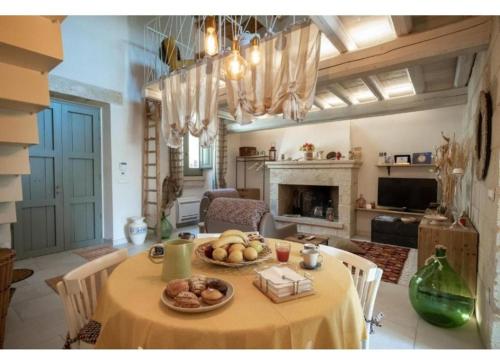 Η κουζίνα ή μικρή κουζίνα στο Le Dimore di Hanqorias " ELIA' "