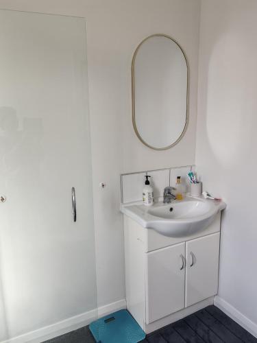 Gallery image of Charming Single Bedroom in Lower Hutt in Lower Hutt