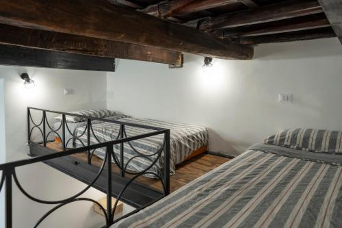 Home Domus Capocci - Rione Monti