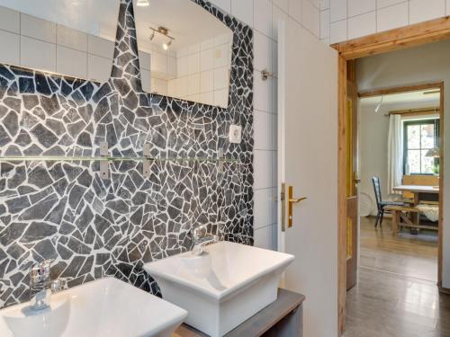Un baño de Chalet in Leogang near Ski Slopes