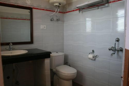 Green Hotel tesisinde bir banyo