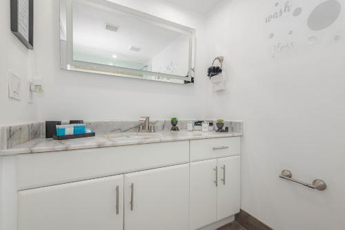 High Rise Brickell Modern Studio photo 4