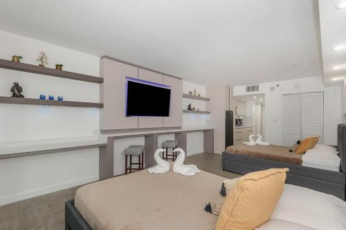 High Rise Brickell Modern Studio photo 34