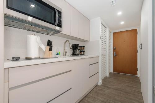 High Rise Brickell Modern Studio photo 52