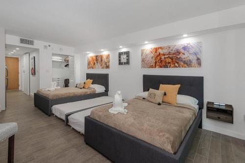 High Rise Brickell Modern Studio photo 8