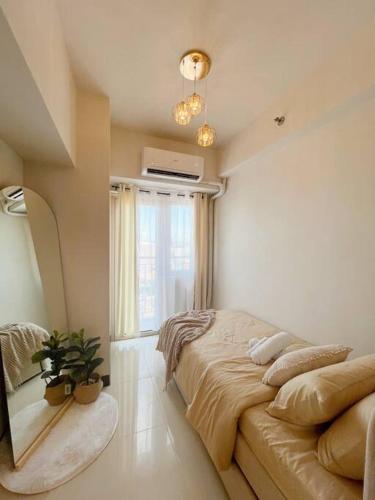 2BR Solana Suite near MOA PICC NAIA