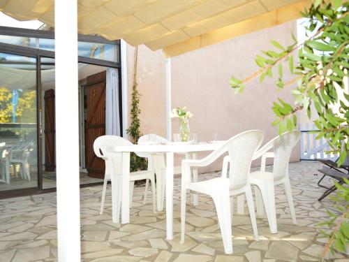 Maison avec terrasse et clim, proche plage - FR-1-225-825