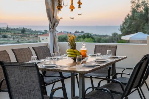 3As Luxury Villa with Heated Pool, Sauna and Gym