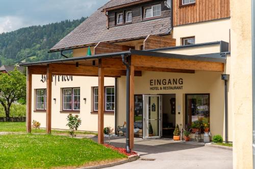 The building in which fogadókat is located