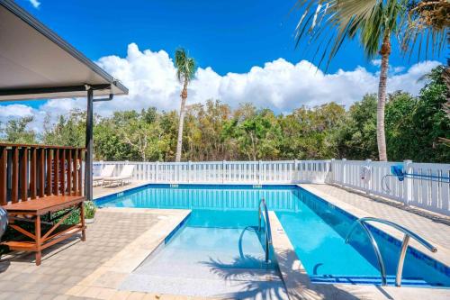 Gallery image of Sea Beauty - Charming Cottage with Pool and Private Beach Lot in North Side