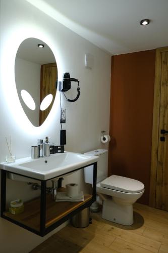 Koupelna v ubytování Baza Smart Hotel