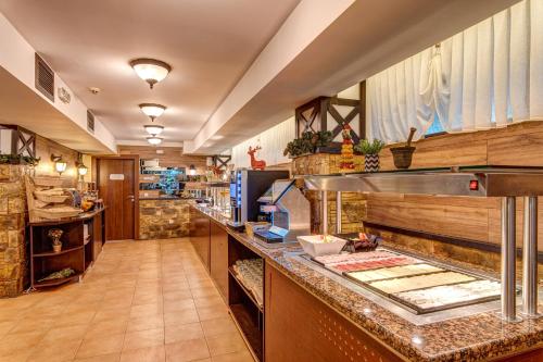 Jídlo v aparthotelu nebo okolí