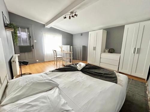 Fotografie z fotogalerie ubytování La Bovary, proche du CHU v destinaci Isle