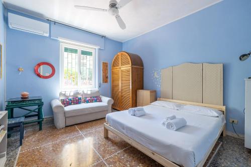 Postel nebo postele na pokoji v ubytování Rome city terrace apartment - Smart Relax Home