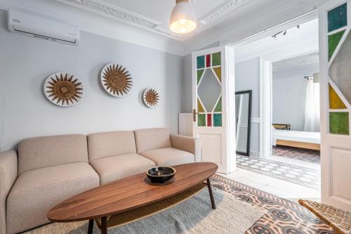 Neo Classic - Amazing 2Br House in Prime Location