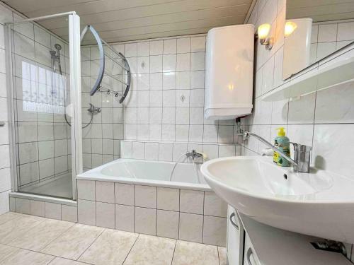 Koupelna v ubytování SAD212 - Großzügige Monteurwohnung