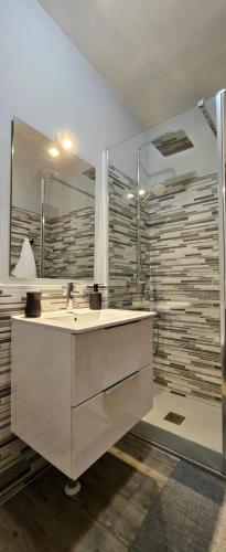 Koupelna v ubytování Casa del Sol - Santiago de la Ribera, San Javier, 600 m from the beach, swimming pool