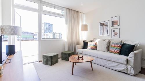 2BR Wonder in the City Center by LovelyStay