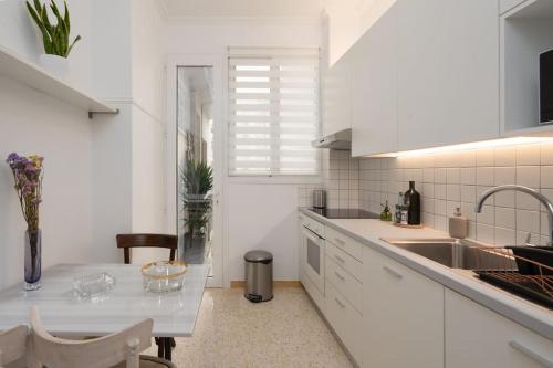 Artistic Retreat in Athens heart