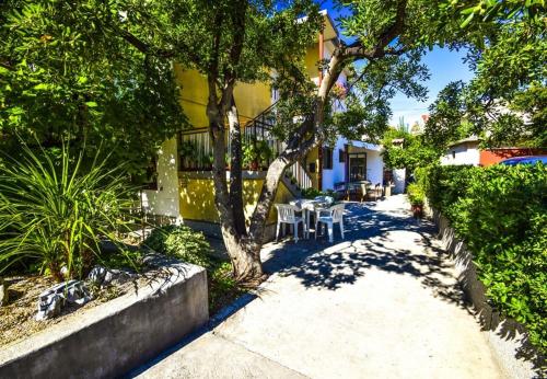 Apartments Snjeza Family Oasis