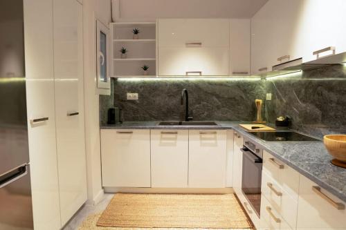 Pangrati Stunning Residence - Walk to Metro