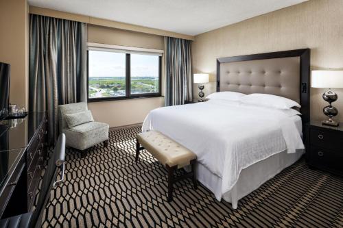 Sheraton Suites Chicago O'Hare Image