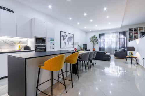 Cuina o zona de cuina de Spacious and stylish apartment