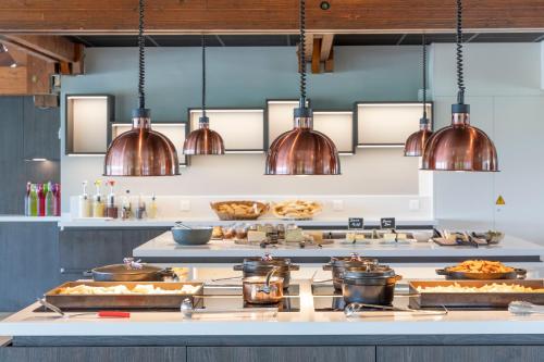 Mad på resortet eller i nærheden