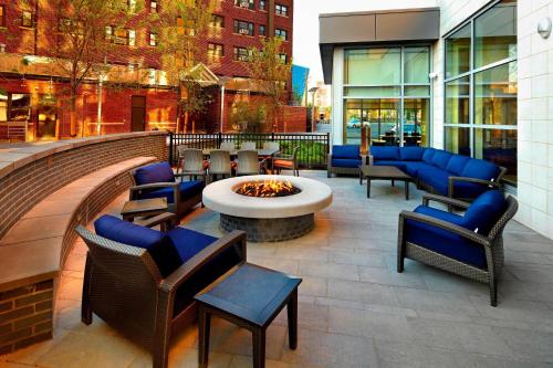 Courtyard Cleveland University Circle Image