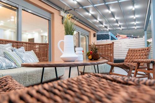 Goldeneye luxury Villas