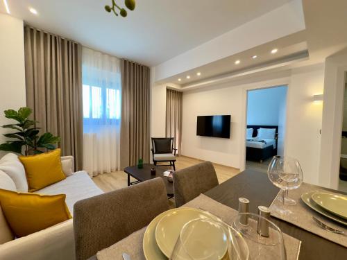 TT Luxury Homes I Zefyros - Chic shared Pool & Gym
