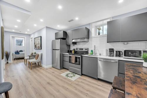 Gambar di galeri bagi Beautiful Home Near DT GO Hospitals Waterfalls di Hamilton