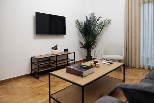 Cozy Apartment in Larisis 9-11