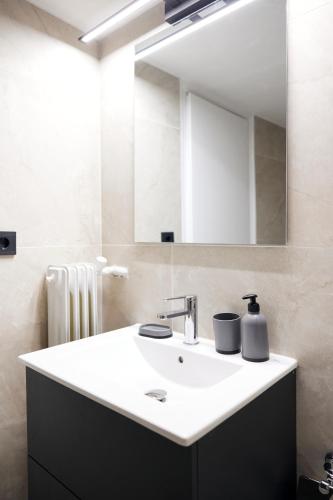 Cozy Apartment in Larisis 9-11