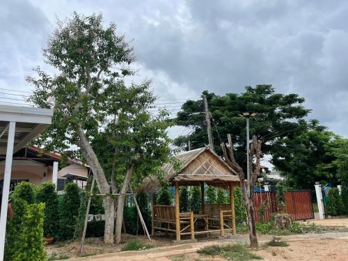 Zahrada ubytování Piyaporn Guesthouse 3