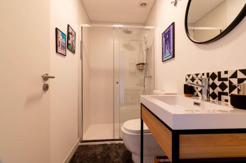 7Min to Uni Sé-Velha - AC - BBQ & Gym - Work Desk - 300MBs WiFi - Suite 1
