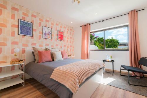 7Min to Uni Sé-Velha - AC - BBQ & Gym - Work Desk - 300MBs WiFi - Suite 1