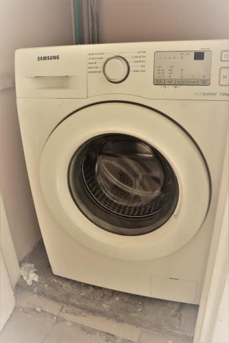 Foto dalla galleria di Furaha Masionette apartment Nyayo Estate Nairobi Kenya Nambari ya Simu sufuri saba sufuri moja moja nne tisa sufuri sufuri saba next to JKIA Jomo kenyatta International Airport,Next to SGR Nairobi 3Bedrooms,3 toilets,2bathrooms,Own compound,par a Nairobi
