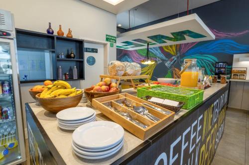 Makanan di atau berdekatan hotel