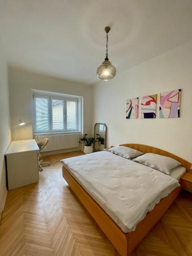 Nikki's vintage apartment in old town